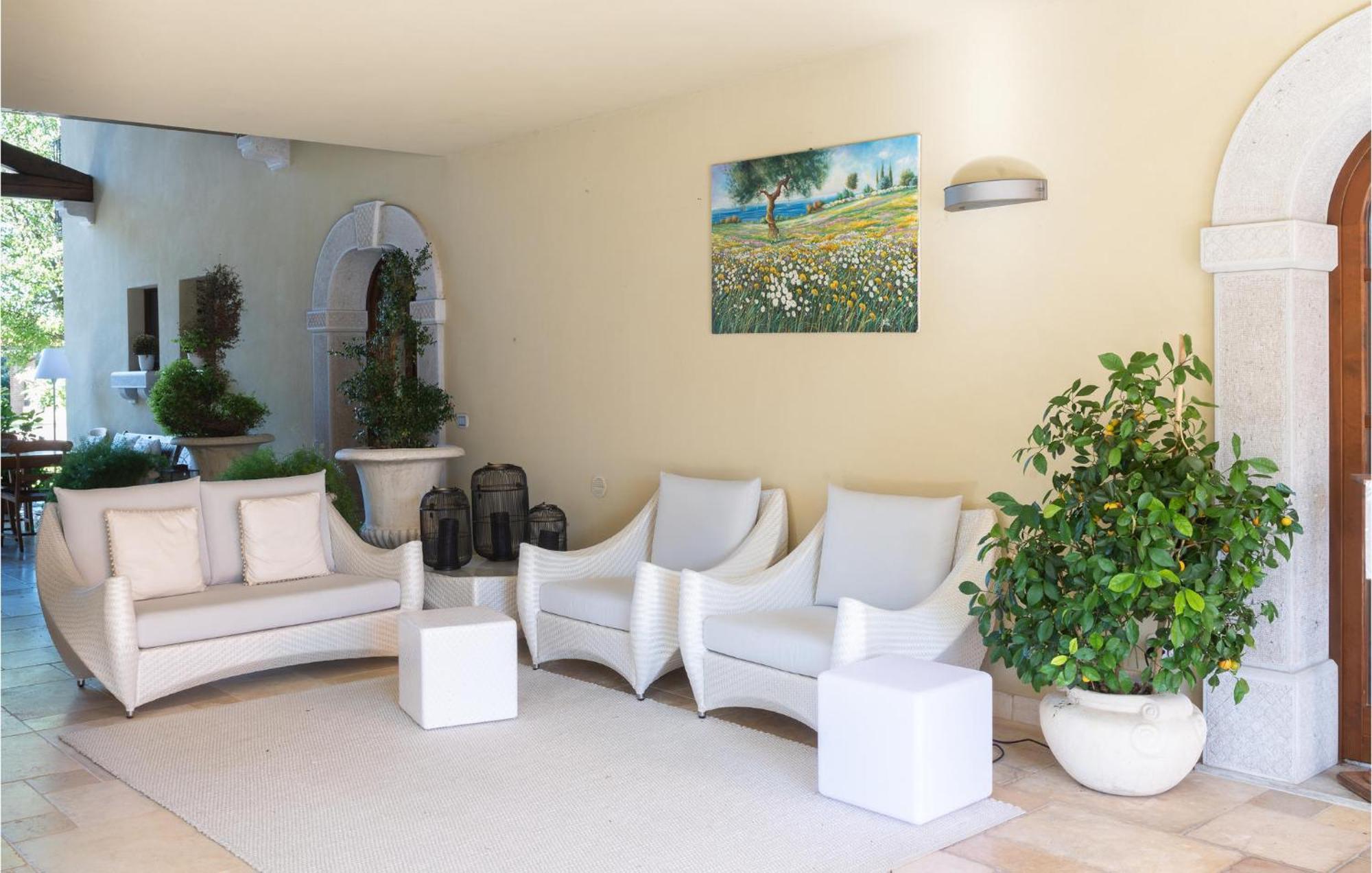 Apt, Braida Corona Exterior foto
