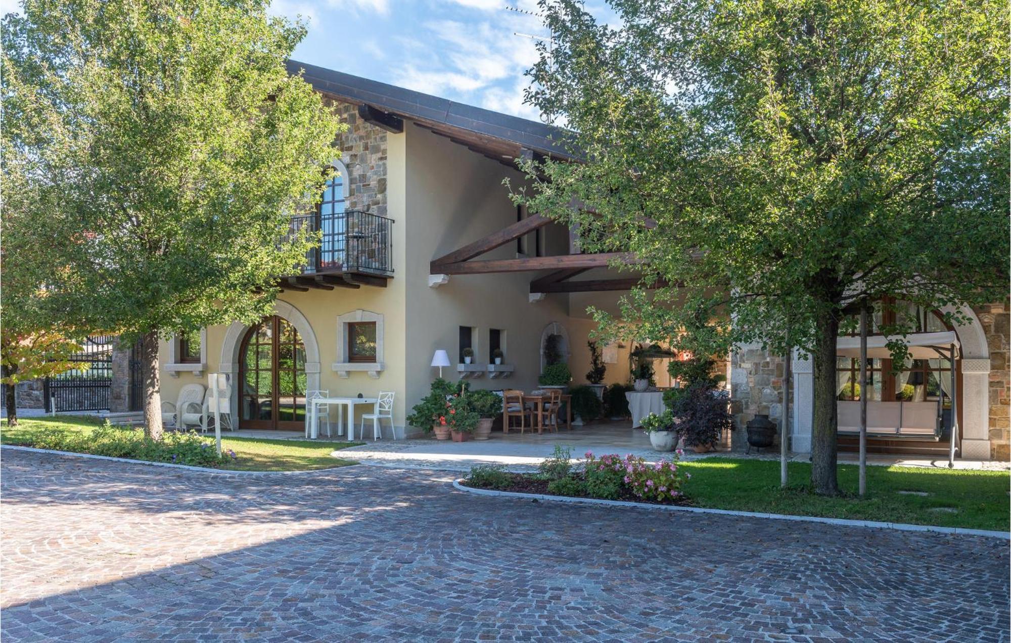 Apt, Braida Corona Exterior foto